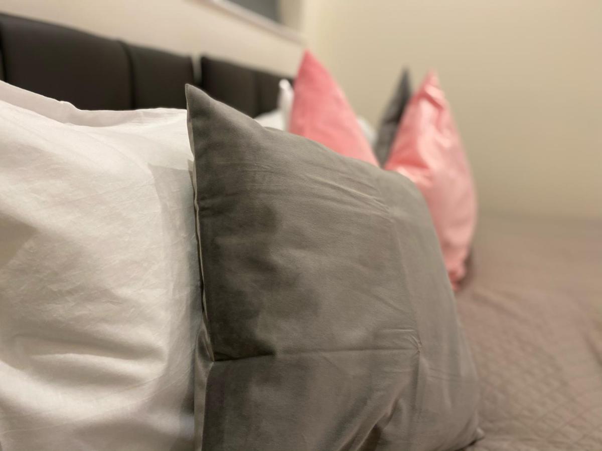 Amazing 2 Bed 2 Bath Private Apartment Watford  Exteriör bild